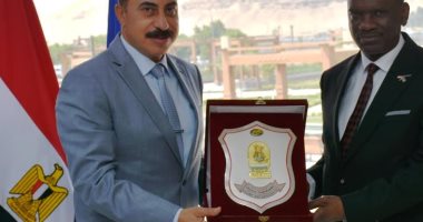 محافظ أسوان لسفير ناميبيا: جاهزون للتبادل التجارى والاستثمارى والسمكى والسياحى