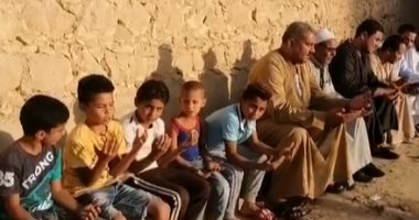 كل ولاد القرية ولاده.. طبيب الغلابة تبرع بعمره لأهله فردوا الجميل أمام قبره