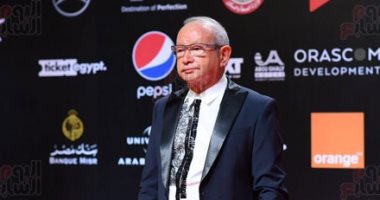 دموع نجيب ساويرس خلال كلمات لبلبة عن سمير غانم