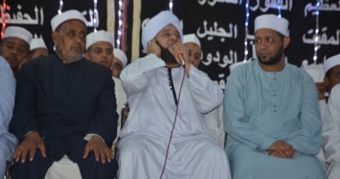 فرقة الإنشاد الدينى بالأقصر تحتفل بمولد رسول الله بـ"مليونية الصلاة على النبى"