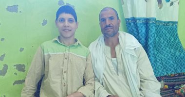 أحمد ابن بنى سويف.. ولد بضمور فى المخ والعضلات وحفظ القرآن وهو "أُمى"