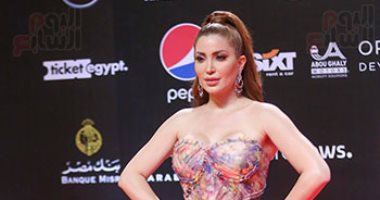 فساتين شيك وألوان مبهجة.. النجمات يتألقن فى ثانى أيام مهرجان الجونة