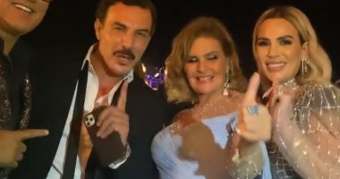 يسرا وهند صبرى وباسل خياط يرقصون على "إنساى" فى افتتاح مهرجان الجونة.. صور