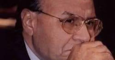 وفاة الدكتور فوزى فهمى رئيس أكاديمية الفنون سابقا