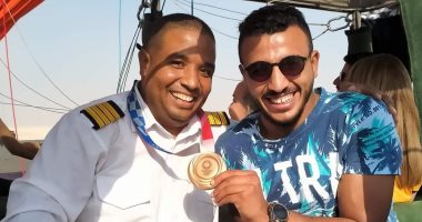 البطل الأوليمبي محمد كيشو صاحب برونزية أولمبياد طوكيو يستمتع برحلة بالون طائر بالأقصر
