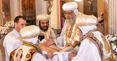 البابا تواضروس يمنح رتبة القمصية لـ 15 كاهنا بالإسكندرية.. تعرف عليهم