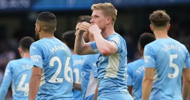 مانشستر سيتي يتخطى بيرنلى بثنائية دى بروين وسيلفا فى الدورى الإنجليزى