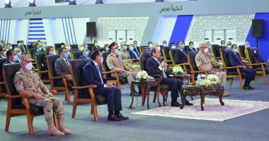 الرئيس السيسي: "أنا مش بشوف اللى اتعمل فى بلادنا.. بشوف اللى لسه هيتعمل"