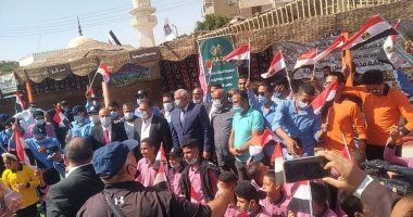 محافظ الوادى الجديد يشهد انطلاق الملتقى التسويقى الأول للتمور بالخارجة.. صور 