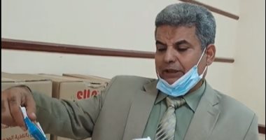 عصير وبسكويت.. توزيع أول وجبة مدرسية فى المنوفية على التلاميذ (فيديو)