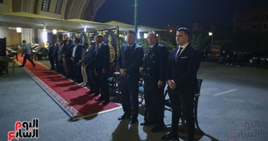 وزيرة الثقافة والمخرج جمال عبد الحميد يقدمان العزاء لأسرة الراحل فوزى فهمى.. صور