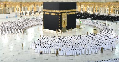"استووا واعتدلوا".. أول صلاة بالمسجد الحرام بكامل الطاقة الاستيعابية.. فيديو