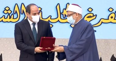 الرئيس السيسي يكرم نماذج مشرفة فى مجال الدعوة باحتفالية المولد النبوى