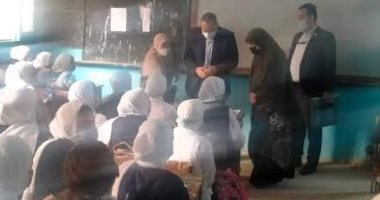 محافظ الشرقية يحث الطلاب على مذاكرة دروسهم ويؤكد معاقبة العاملين غير الملتزمين  