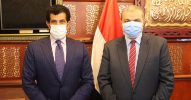 القوى العاملة تبحث مع سفير قطر احتياجات الدوحة من العمالة المصرية