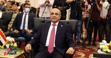 بدء احتفالية وزارة العدل لتكريم القضاة المتميزين بتلاوة القرآن الكريم