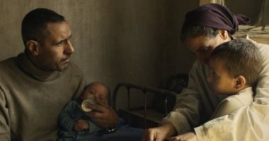 ناقد فنى عن فيلم "ريش": مسىء وغير مقبول وأبطاله هواة