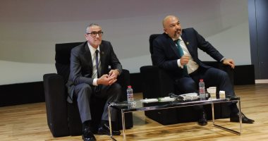 رئيس اتصالات: سوق المحمول فى مصر وصل لمرحلة التشبع ونجهز شبكة الترددات الجديدة