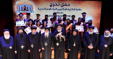 تخريج ثلاث دفعات من الكلية الإكليريكية بالإسكندرية بحضور قداسة البابا 