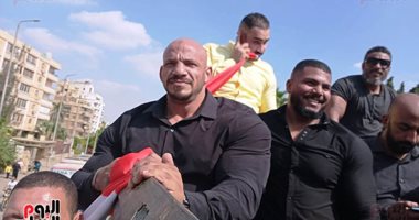 شاهد بيج رامى على الأوتوبيس المكشوف 