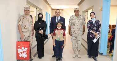 القوات المسلحة ترافق عددا من أبناء الشهداء بداية العام الدراسى الجديد