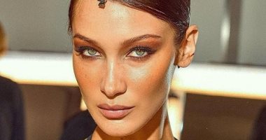 إطلالات المشاهير تعكس 5 أشكال لموضة حواجب 2022.. المنكوشة والملونة أغربها