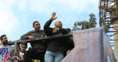 وصول بيج رامي إلى مقر إقامته فى أحد الفنادق 