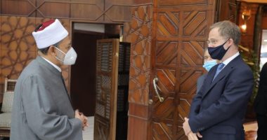 السفير البريطاني يهنئ شيخ الأزهر بذكرى المولد النبوي الشريف