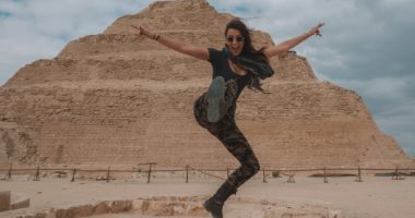 بالمركب والطائرة والقطار.. جولة أصغر رحالة فى العالم بعد زيارتها 196 بلداً.. ألبوم صور