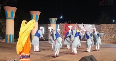 "حلاوة شمسنا".. فرق الفنون الشعبية تحيى ليالى مهرجان تعامد الشمس على وجه الملك رمسيس الثانى بقدس الأقداس.. 10 فرق تقدم عروضا احتفالاً بالظاهرة .. والآثار تزين معبد أبوسمبل استعداداً للحدث الفريد.. صور
