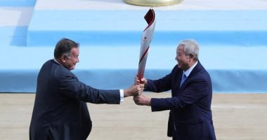 لحظة تسلم الصين شعلة أولمبياد بكين 2022 فى ستاد باناثينايكو.. فيديو وصور