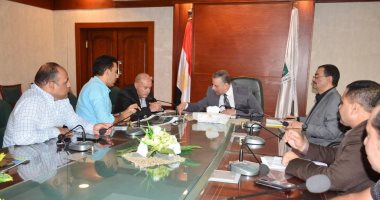 محافظ سوهاج يبحث مع رئيس جهاز تعمير جنوب الصعيد خطة مشروعات الطرق بالمحافظة