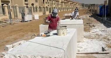 نحاتو العالم يلتقون فى سمبوزيوم النحت الدولى بالعاصمة الإدارية.. صور