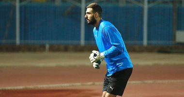قصة صور.. أحمد الشناوى يرتدى القفاز الذهبي بعد تألقه مع بيراميدز