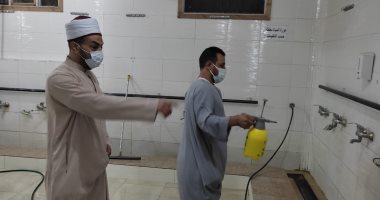 أوقاف الأقصر تنتهى من أعمال تعقيم وتطهير دورات المياه بالمساجد لفتحها اليوم