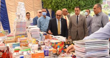 رئيس جامعة أسيوط: خصم 40% بمعرض المستلزمات الدراسية