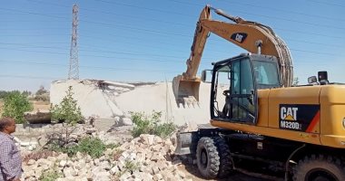 محافظ أسيوط: استرداد 6130 مترا مربعا و500 فدان زراعة أملاك دولة