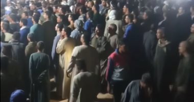 تشييع جثمان أب وابنته وحفيدتيه بقرية دلجا فى المنيا ضحايا حادث الأوسطى.. فيديو