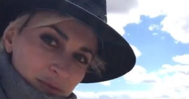 آخر ظهور لمديرة تصوير فيلم أليك بلدوين قبل قتلها بالخطأ.. فيديو
