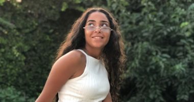 برة الملعب.. زينة سامح مدربة الباليه المائي: بحب الهضبة وهوايتى الرسم
