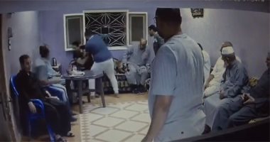 شاب يصيب سائقا بسلاح أبيض خلال جلسة عرفية بالدقهلية ويهرب خارج البلاد.. فيديو