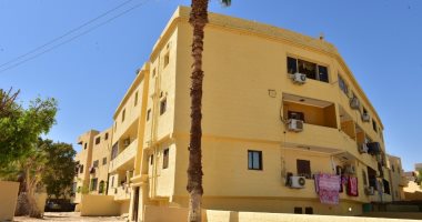 الانتهاء من طلاء 2000 منزل على طريق الكباش الفرعونى قبل افتتاح المشروع.. صور