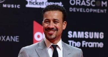 أحمد داود فاهم قانون ومحام مجنون فى الإعلان الرسمى لمسلسل سوتس بالعربى