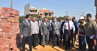 محافظ أسيوط يتفقد إنشاء مجمعى خدمات حكومية وزراعية في الكودية بديروط.. صور
