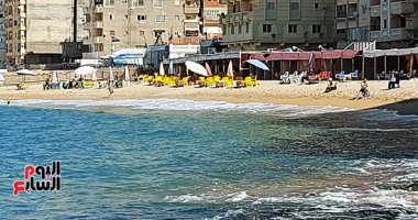 الإسكندرية أجمل بلد فى الشتا.. شواطئ عروس البحر المتوسط أحلى وأحلى بموسم المطر.. فتح البلاجات للتريض والصيد مجانا.. والأجواء خريفية معتدلة.. وتحذير من البرودة ليلا.. فيديو وصور
