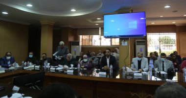 محافظ كفر الشيخ يستعرض مشروعات حياة كريمة في مطوبس.. صور