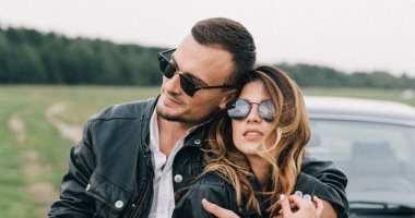 الأبراج والرومانسية.. 5 أبراج بتكره الأحضان منها الجدى لأنه عملى 