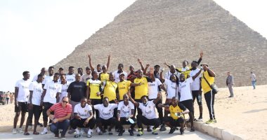 توسكر الكينى يزور الأهرامات بعد خسارة الزمالك فى أبطال أفريقيا.. صور 