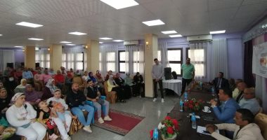 جامعة أسيوط تكرم 6 من قيادات العمل الإدارى برعاية الشباب لبلوغهم سن المعاش