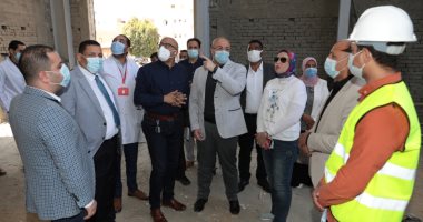 محافظ بنى سويف يتفقد مستشفى الواسطى المركزى ويتابع مشروع مخازن الأدوية 